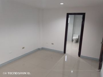 DEPARTAMENTO EN VENTA LOMAS DE URDESA REMODELADO COMPLETO. AREA PRIVADA,SEGURA.