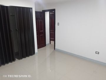 DEPARTAMENTO EN VENTA LOMAS DE URDESA REMODELADO COMPLETO. AREA PRIVADA,SEGURA.