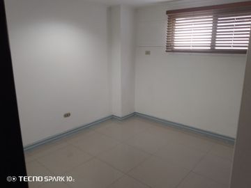 DEPARTAMENTO EN VENTA LOMAS DE URDESA REMODELADO COMPLETO. AREA PRIVADA,SEGURA.