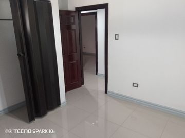 DEPARTAMENTO EN VENTA LOMAS DE URDESA REMODELADO COMPLETO. AREA PRIVADA,SEGURA.