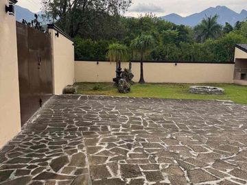 Venta de Quinta en Santiago NL