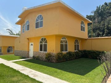 CASA EN FRACC. BRISAS DE CUAUTLA