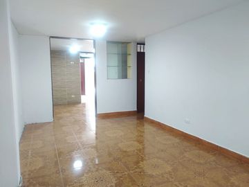 🏡✨ ¡Venta De Casa En Urb.Retablo Con Patio/Terraza Interior✨