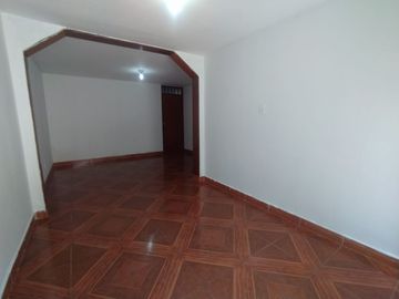 🏡✨ ¡Venta De Casa En Urb.Retablo Con Patio/Terraza Interior✨