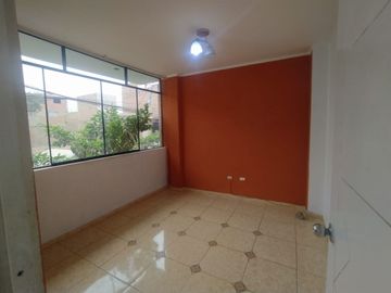 🏡✨ ¡Venta De Casa En Urb.Retablo Con Patio/Terraza Interior✨