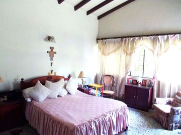 VENDO CASA CIUDAD JARDIN ÁREA LOTE 1.581.48 ÁREA CONSTRUCCIÓN 385M2 VALOR $2.900.000.000
