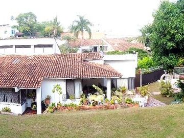 VENDO CASA CIUDAD JARDIN ÁREA LOTE 1.581.48 ÁREA CONSTRUCCIÓN 385M2 VALOR $2.900.000.000