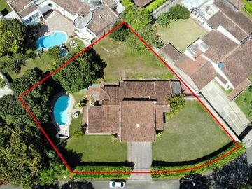 VENDO CASA CIUDAD JARDIN ÁREA LOTE 1.581.48 ÁREA CONSTRUCCIÓN 385M2 VALOR $2.900.000.000