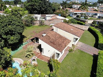VENDO CASA CIUDAD JARDIN ÁREA LOTE 1.581.48 ÁREA CONSTRUCCIÓN 385M2 VALOR $2.900.000.000
