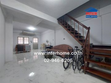 2-storey townhouse, 18 sq m, Lalinthong Village, Srinakarin, near the Samut Prakan Electricity Authority intersection, Srinakarin Road, Old Sukhumvit