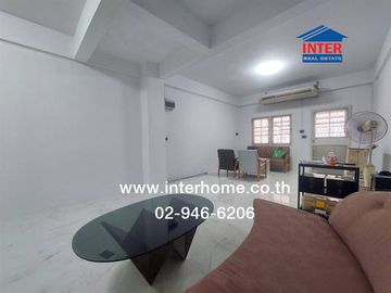 2-storey townhouse, 18 sq m, Lalinthong Village, Srinakarin, near the Samut Prakan Electricity Authority intersection, Srinakarin Road, Old Sukhumvit