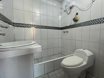 ¡Tu Futuro Empieza Aquí! Hermosa Casa En Puente Piedra – Espaciosa, Bien Ubicada Y Llena De Potencial ✨🏡