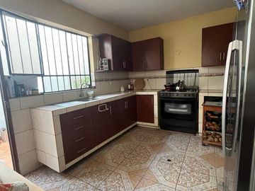 ¡Tu Futuro Empieza Aquí! Hermosa Casa En Puente Piedra – Espaciosa, Bien Ubicada Y Llena De Potencial ✨🏡