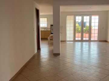 CASA EN VENTA EN FRACCIONAMIENTO ARBOLEDAS DEL PARQUE
