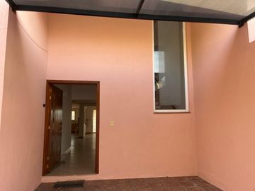 CASA EN VENTA EN FRACCIONAMIENTO ARBOLEDAS DEL PARQUE