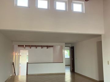 CASA EN VENTA EN FRACCIONAMIENTO ARBOLEDAS DEL PARQUE