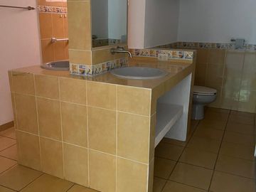 CASA EN VENTA EN FRACCIONAMIENTO ARBOLEDAS DEL PARQUE
