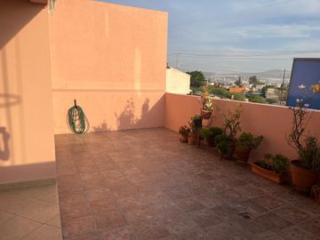 CASA EN VENTA EN FRACCIONAMIENTO ARBOLEDAS DEL PARQUE