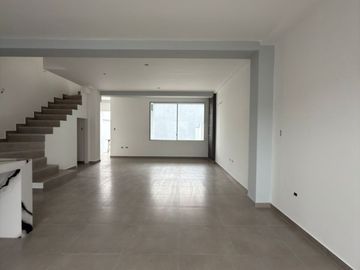HERMOSA PROPIEDAD EN VENTA URB. PRIVADA