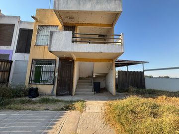EB-TC0705 Casa duplex en venta en planta baja, Hacienda los Fresnos