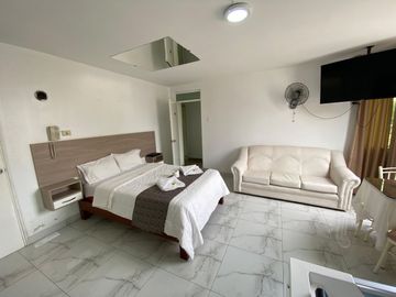 EDIFICIO - HOTEL EN VENTA Con Terraza Listo Para Generar Ingresos como Hotel, A Solo 15 Min Aeropuerto Internacional Jorge Chavez. HOSPEDA TURISTAS DEL MUNDO