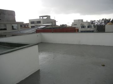 VENTA CASA RENTERA SECTOR MONTESERRIN CERCA A LA UNIVERSIDAD DE LAS AMERICAS UDLA