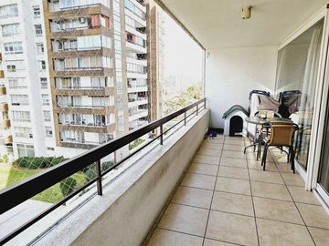 Dpto. en Venta en Huechuraba con 2 estacionamientos Tandem