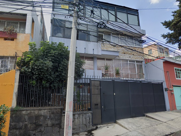 Casa en Venta en la Calle Cove Àlvaro Obregòn, Ciudad de Mèxico