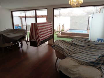 Venta Hermosa Casa Sector Reservorio Guangopolo.