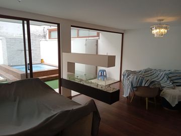 Venta Hermosa Casa Sector Reservorio Guangopolo.