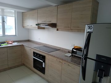 Venta Hermosa Casa Sector Reservorio Guangopolo.