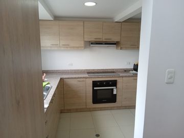Venta Hermosa Casa Sector Reservorio Guangopolo.