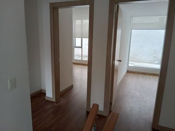 Venta Hermosa Casa Sector Reservorio Guangopolo.