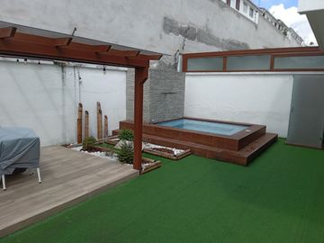 Venta Hermosa Casa Sector Reservorio Guangopolo.