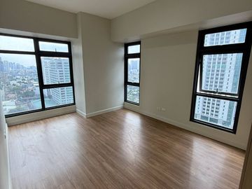 Precious Newly Turnover Unit at Sandstone at Portico 2BR Unit