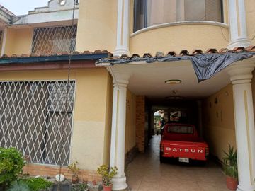 En Venta Hermosa Casa Rentera Monteserrin – Norte de Quito Proyecto Inmobiliario