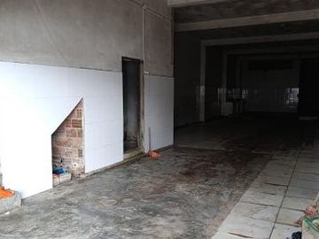 Se vende casa de dos pisos en Av. Partición - IQUITOS.