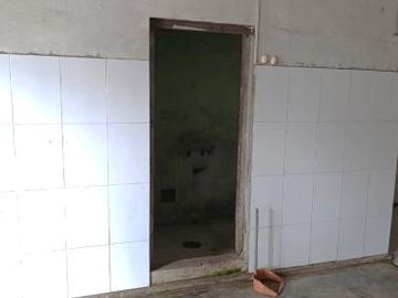 Se vende casa de dos pisos en Av. Partición - IQUITOS.