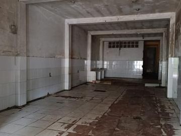 Se vende casa de dos pisos en Av. Partición - IQUITOS.