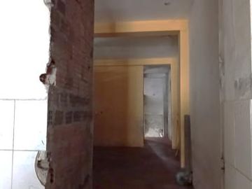 Se vende casa de dos pisos en Av. Partición - IQUITOS.