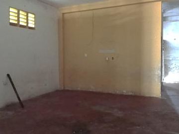 Se vende casa de dos pisos en Av. Partición - IQUITOS.