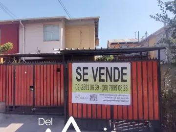 Casa De 2 Pisos Regularizada En Pasaje Cerrado. La Vara.