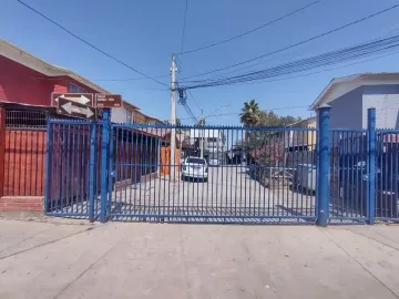 Casa De 2 Pisos Regularizada En Pasaje Cerrado. La Vara.