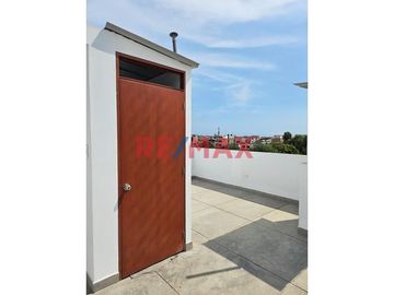 🏠 ¡Oportunidad Única! Triplex Espacioso Con Vista Al Parque En San Martín De Porres 🌳