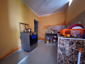 ¡Oportunidad en Puente Piedra! Casa de 2 pisos con entradas independientes – Ideal para vivir y alquilar
