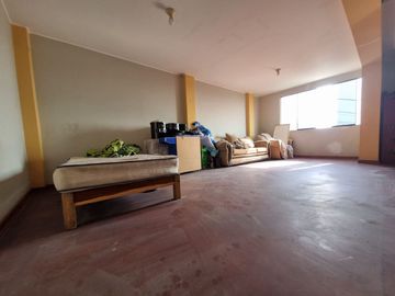 ¡Oportunidad en Puente Piedra! Casa de 2 pisos con entradas independientes – Ideal para vivir y alquilar