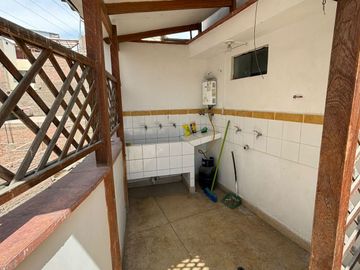 VENTA DE CASA EN SURCO DE 3 PISOS – ZONA MUY TRANQUILA