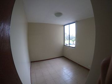 VENDO DEPARTAMENTO EN SURCO LA CRUCETA 3ER PISO 3+ UNA COCHERA