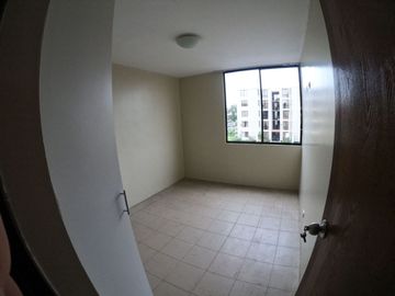 VENDO DEPARTAMENTO EN SURCO LA CRUCETA 3ER PISO 3+ UNA COCHERA