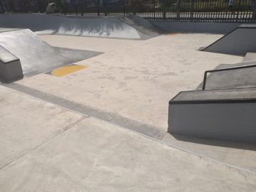 VENDO DEPARTAMENTO EN SURCO LA CRUCETA 3ER PISO 3+ UNA COCHERA